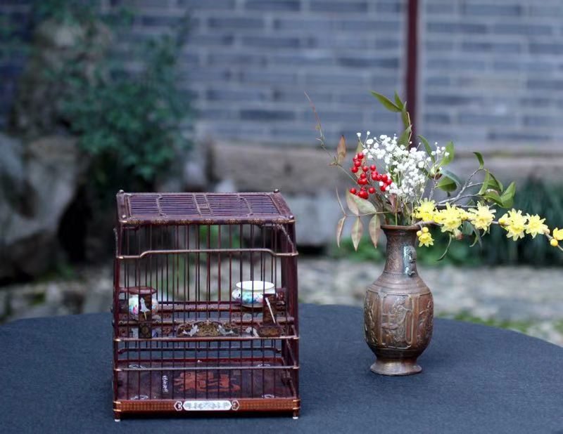 苏州祥韵牙雕艺术馆上线非遗新品——“南笼泰斗”颜虎金大师“虎字笼”